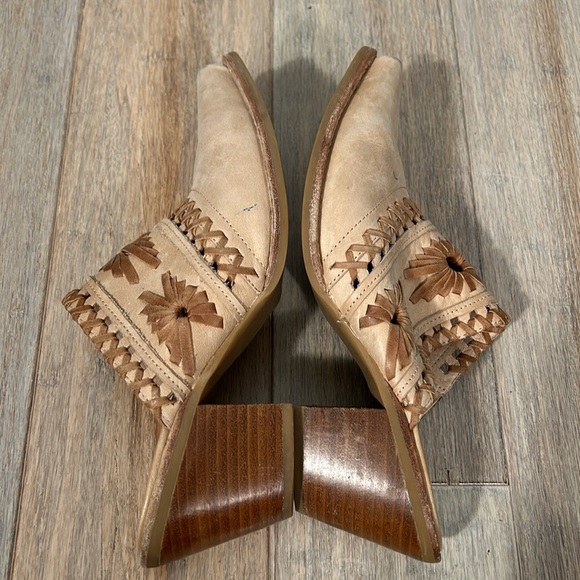 Jeffrey Campbell Woven Mules / Anthropologie size 8 - Picture 8 of 13